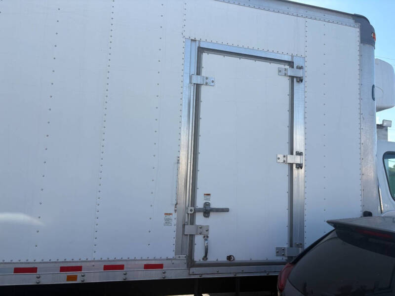 2020 Freightliner M2 106