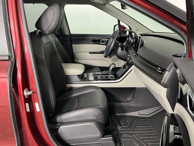 2024 Kia Carnival EX