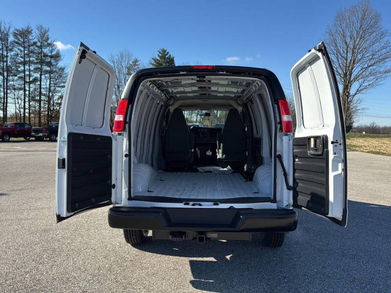 2025 Chevrolet Express 2500