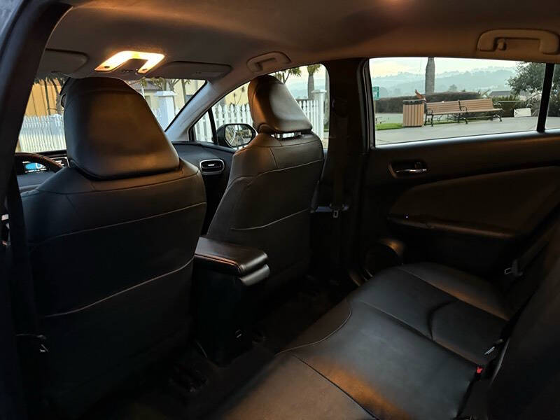 2016 Toyota Prius Three Touring