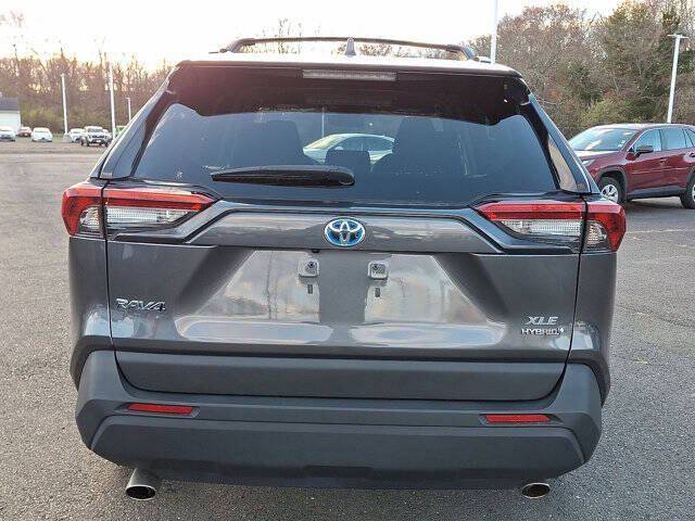 2022 Toyota RAV4 Hybrid XLE