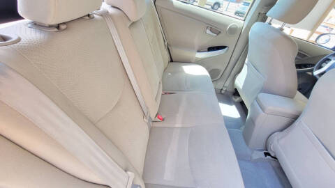 2010 Toyota Prius III