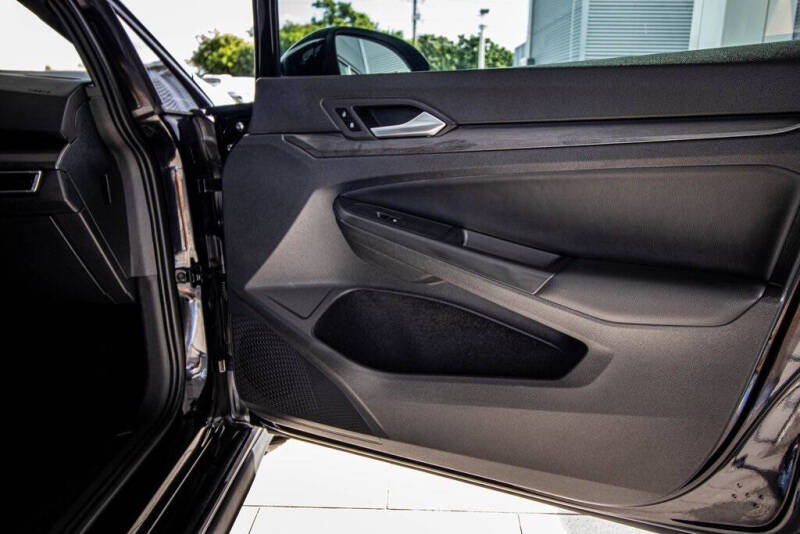 2023 Volkswagen Golf GTI SE