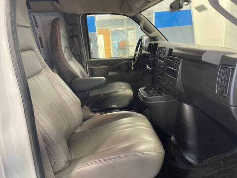 2023 Chevrolet Express 2500