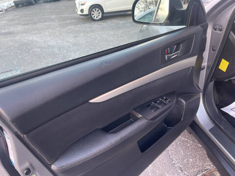 2010 Subaru Outback 2.5i Premium