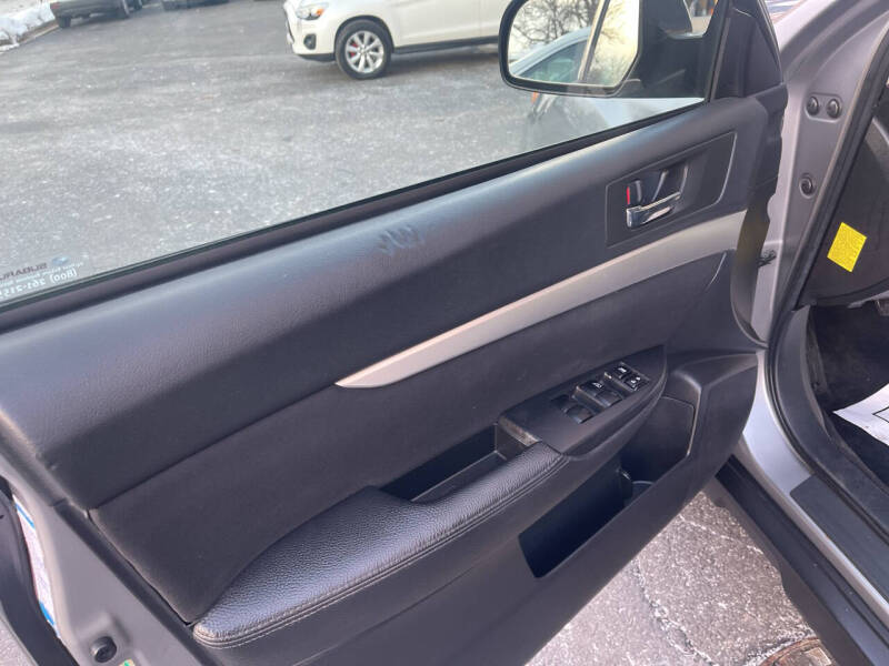 2010 Subaru Outback 2.5i Premium