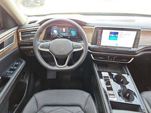 2025 Volkswagen Atlas SE