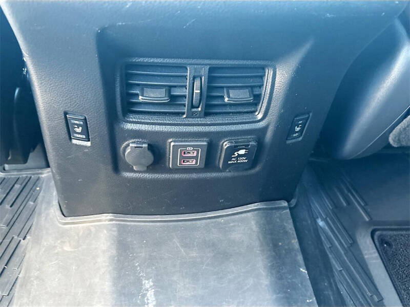 2022 Nissan Titan Platinum Reserve