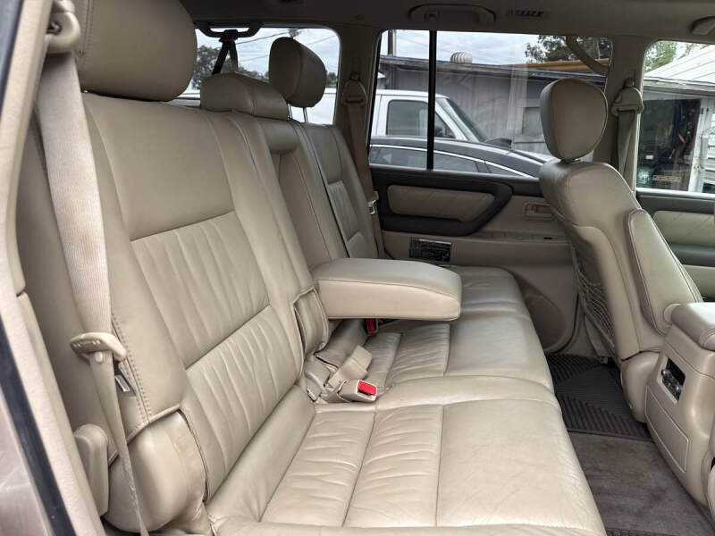 2004 Toyota Land Cruiser