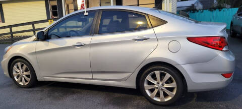 2012 Hyundai Accent GLS