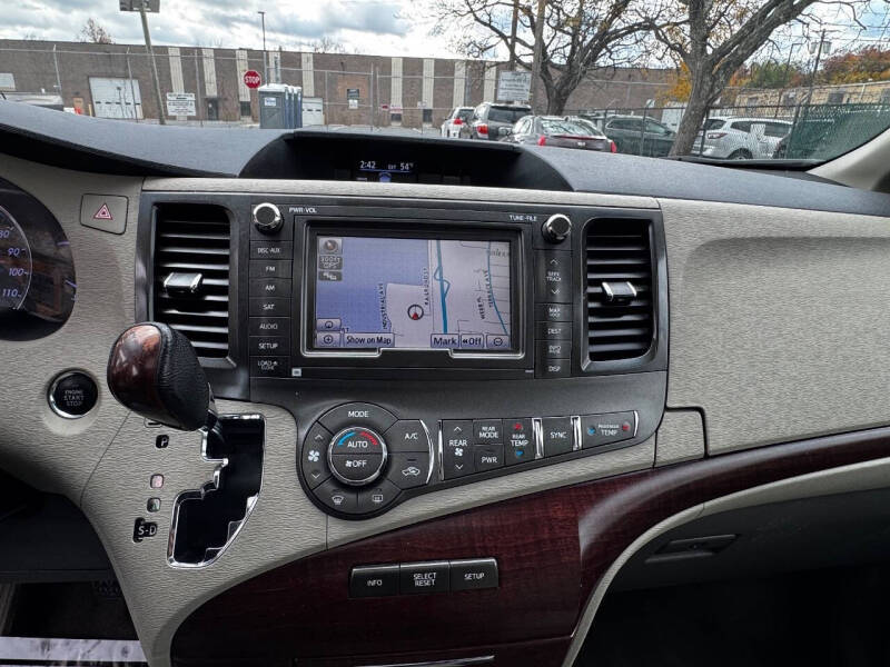 2013 Toyota Sienna Limited 7-Passenger