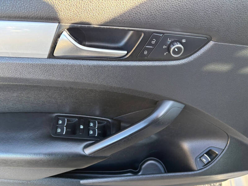 2013 Volkswagen Passat SE PZEV