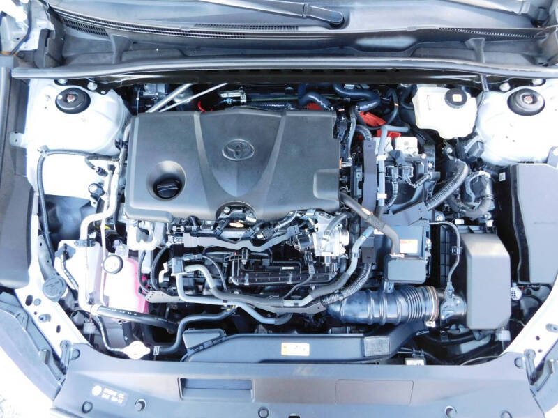 2022 Toyota Camry Hybrid LE