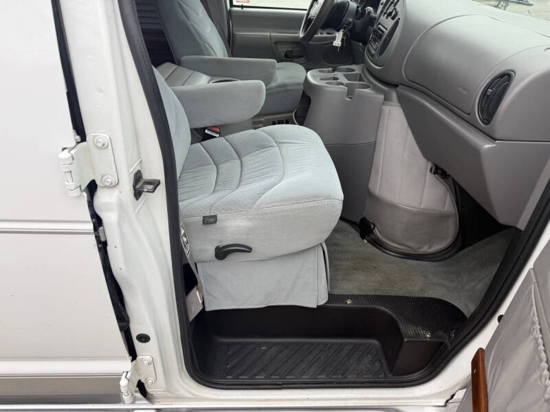 2000 Ford E-Series E-150