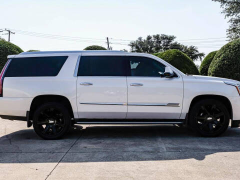 2016 Cadillac Escalade ESV Luxury Collection