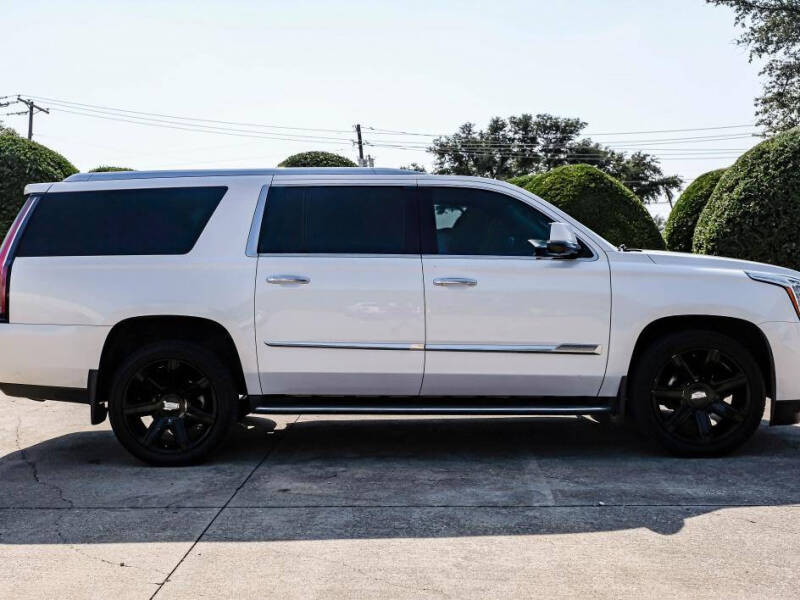 2016 Cadillac Escalade ESV Luxury Collection