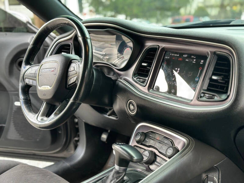 2018 Dodge Challenger SXT Plus