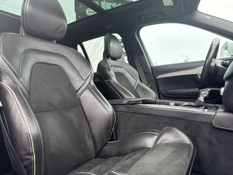 2017 Volvo XC90 T6 R-Design