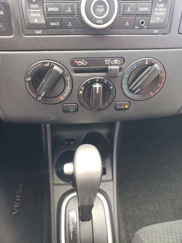 2012 Nissan Versa 1.8 S