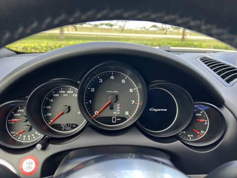 2017 Porsche Cayenne Platinum Edition