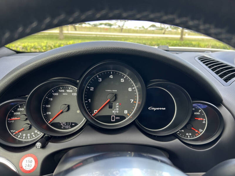 2017 Porsche Cayenne Platinum Edition