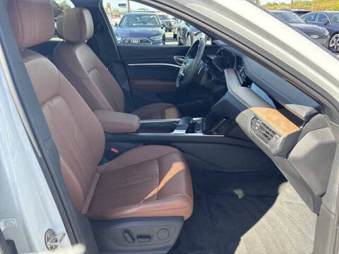 2024 Audi Q8 e-tron quattro Premium