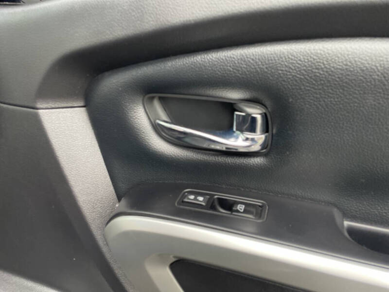 2017 Nissan Titan SL