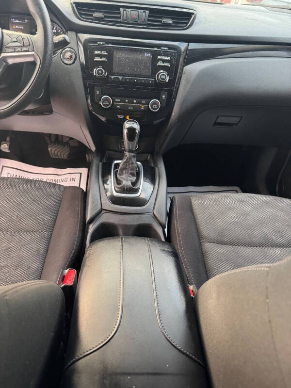 2017 Nissan Rogue Sport SV