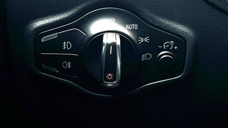 2012 Audi Q5 3.2 quattro Premium Plus