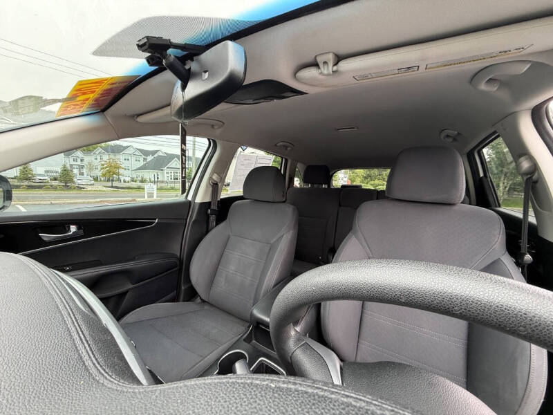 2019 Kia Sorento LX V6