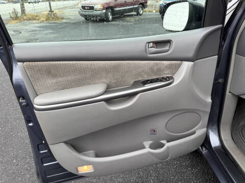 2009 Toyota Sienna LE 7-Passenger