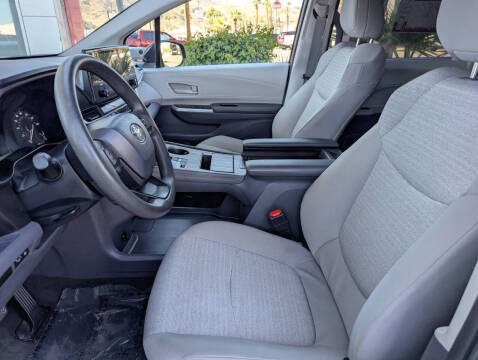 2023 Toyota Sienna LE 8-Passenger