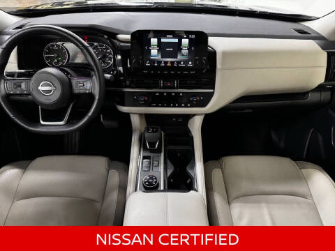 2025 Nissan Pathfinder SL