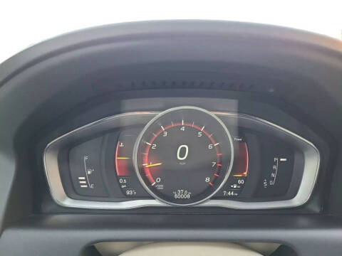 2016 Volvo XC60 T5 Drive-E Premier