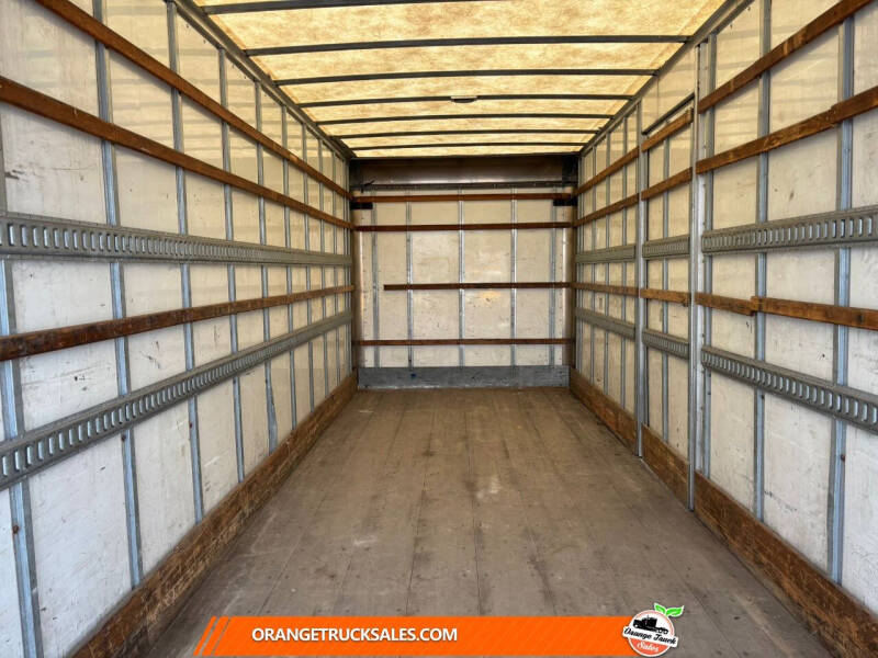 2019 Freightliner M2 106