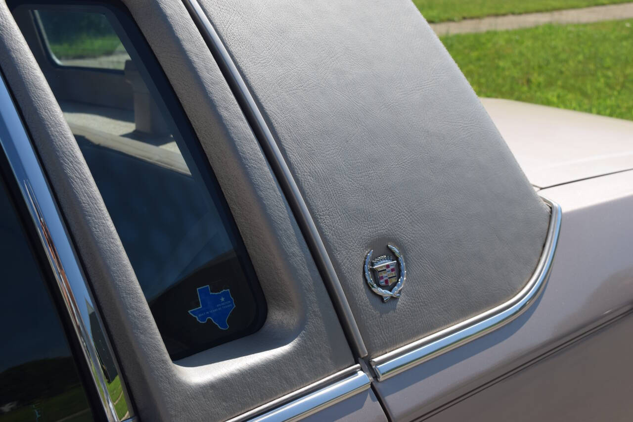 1991 Cadillac Brougham 35