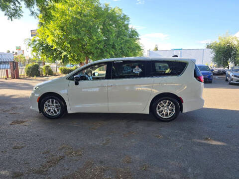 2024 Chrysler Pacifica Touring L