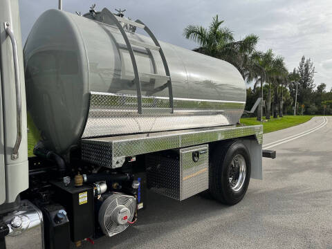 2014 Freightliner M2 106