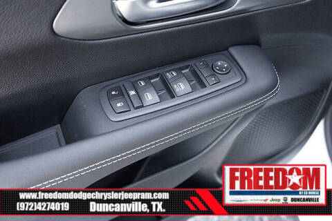 2025 Chrysler Voyager LX