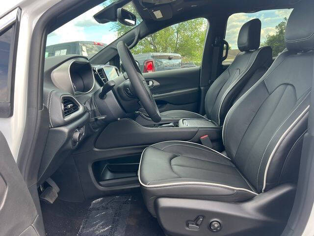 2027 Chrysler Pacifica Limited