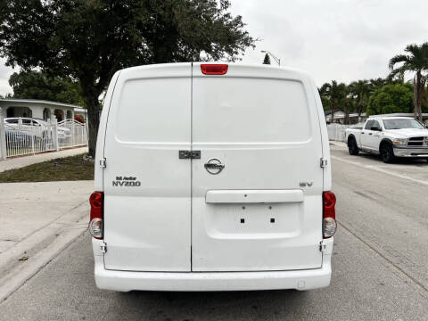 2016 Nissan NV200 SV