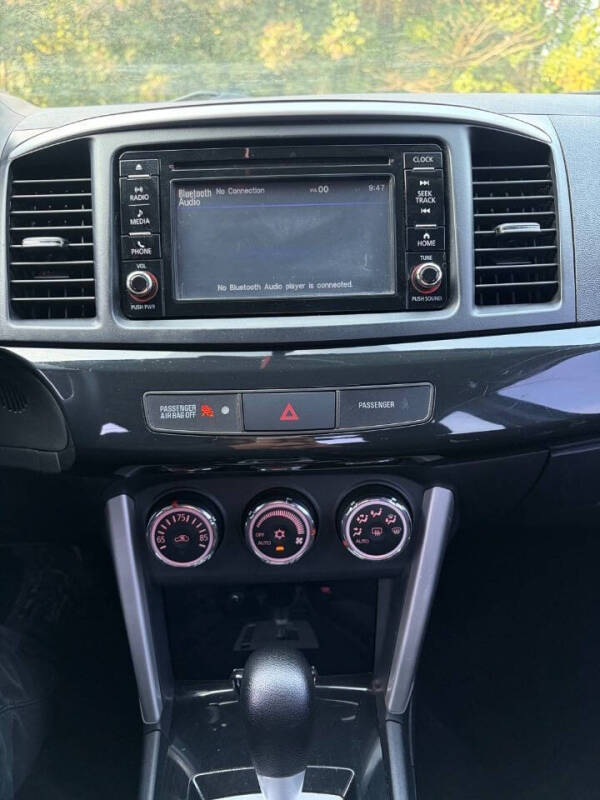 2016 Mitsubishi Lancer SE