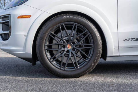 2025 Porsche Cayenne GTS Coupe