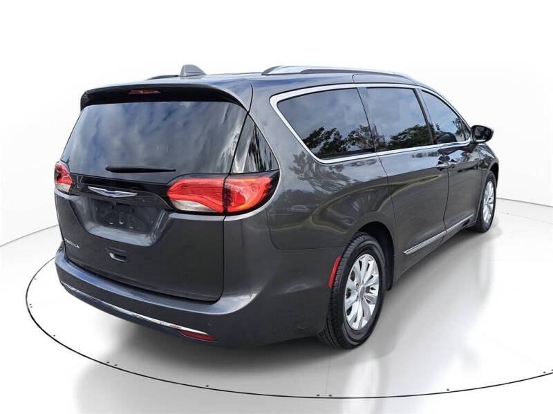 2019 Chrysler Pacifica Touring L