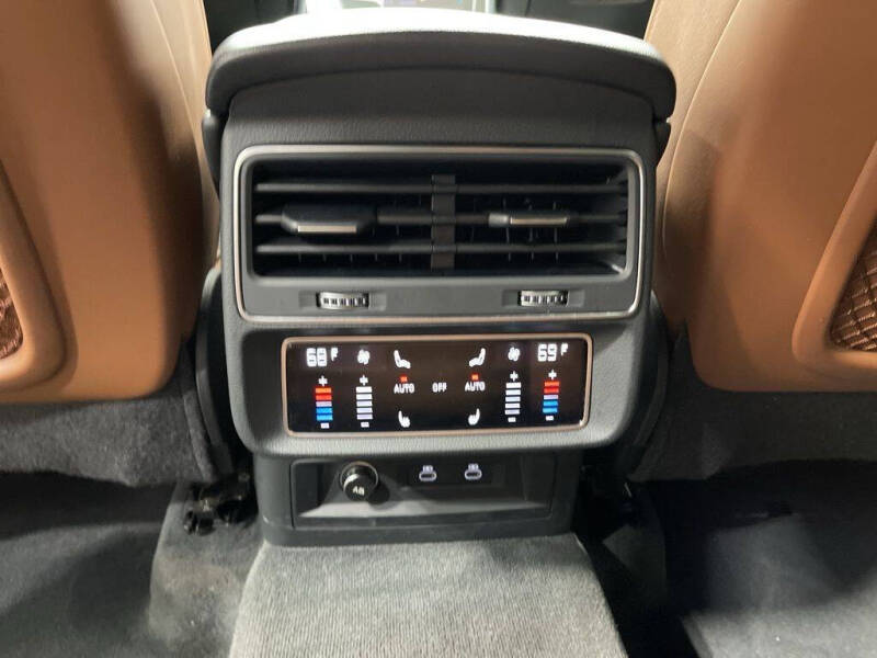 2022 Audi Q8 quattro Premium Plus 55 TFSI