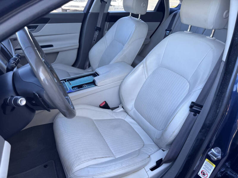 2016 Jaguar XF 35t Prestige