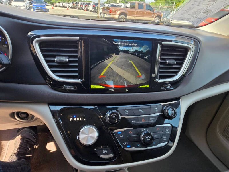 2020 Chrysler Pacifica Touring