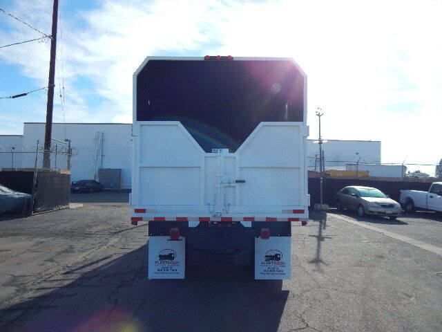 2019 Freightliner M2 106