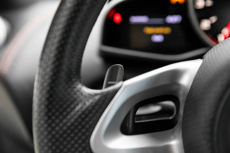 2013 McLaren MP4-12C