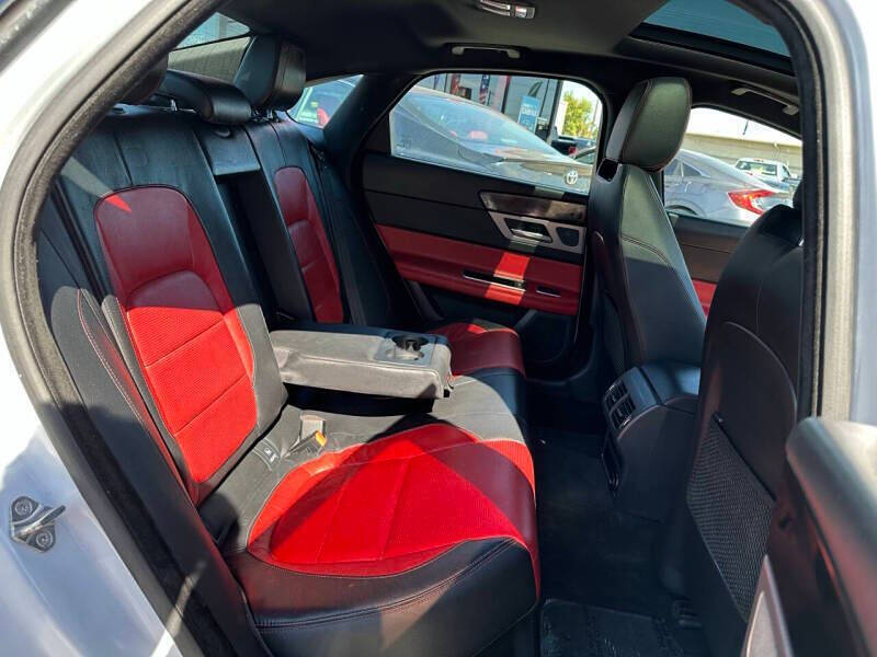 2016 Jaguar XF R-Sport